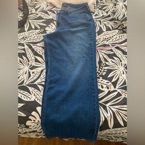 EUC- OLD NAVY WOW HI RISE WIDE LEG JEAN 18S. Washed tried it on too long ☹️
